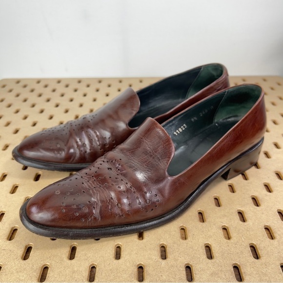 Vintage Joan & David Men’s Calf Leather Medallion Toe Loafer 9.5 in Rubbed Brown - Picture 5 of 9